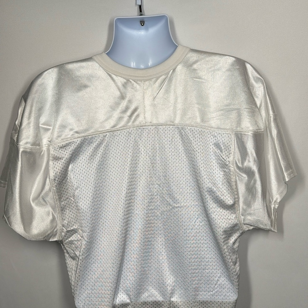 ❤️3/$30 Nike White Football Practice Jersey - Picture 5 of 6